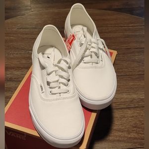 NWT Vans Authentic Skate Shoe - True White, Mens 9. 5, Women's 11.